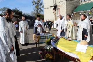 Священники УПЦ Киевщины и Волыни отпели погибших украинских воинов