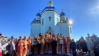 В трех епархиях УПЦ прошел крестный ход с мощами святых воинов о мире в Украине