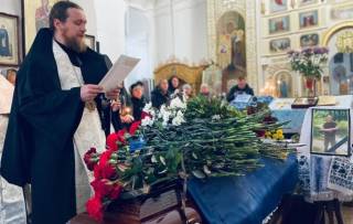 В пяти епархиях священники УПЦ отпели погибших украинских воинов