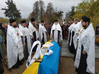 В шести епархиях УПЦ простились с погибшими украинскими воинами