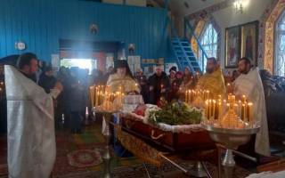 На Житомирщине и Полтавщине священники УПЦ отпели воинов ВСУ