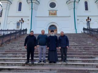 Верующие УПЦ Волыни передали 4 тонны гуманитарной помощи в Святогорскую лавру
