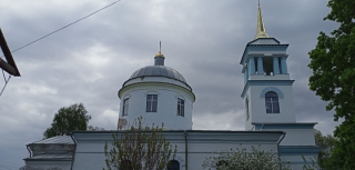 На Киевщине представители терробороны захватывают храм УПЦ: избили священника и его жену