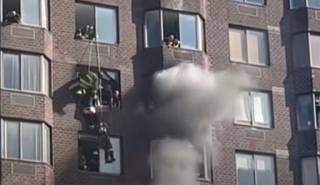 Появилось видео крупного пожара в центре Нью-Йорка