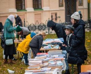 В столице православная молодежь УПЦ собрала средства в поддержку ВСУ