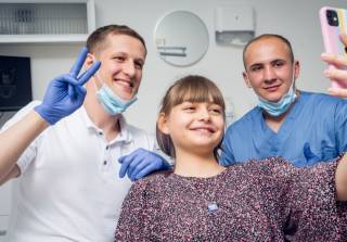 Стоматология DentalWood на Оболони раскрыла секрет счастливой улыбки