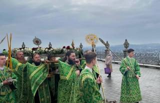 В Почаеве тысячи верующих УПЦ почтили память преподобного Иова
