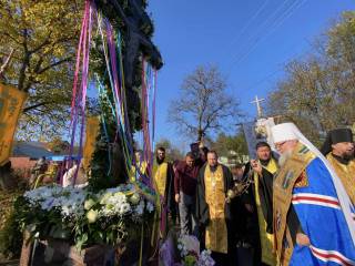 На Закарпатье митрополит УПЦ Феодор освятил поклонный крест