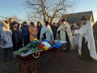 На Полтавщине и Днепропетровщине священники УПЦ отпели украинских воинов