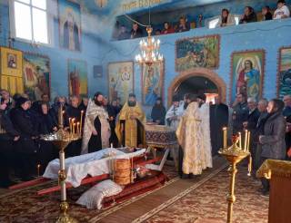 В четырнадцати епархиях священники УПЦ отпели украинских воинов