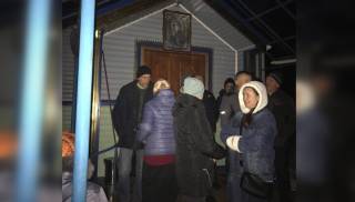 На Ровенщине сторонники ПЦУ с помощью болгарки пытались захватить храм УПЦ