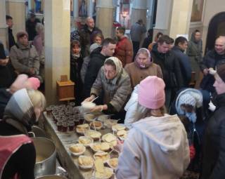 В Полтаве в храмах УПЦ организовали благотворительные обеды для нуждающихся