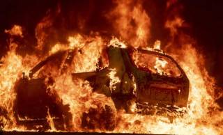 В одном из российских городов неизвестные сжигают автомобили с Z-символикой