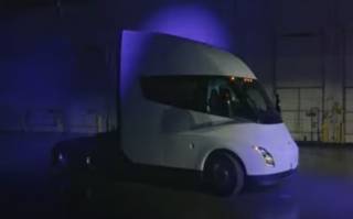 Маск показал новый грузовик Tesla
