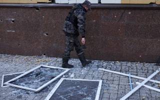 Сегодня в центре Донецка гремели взрывы и горели автомобили