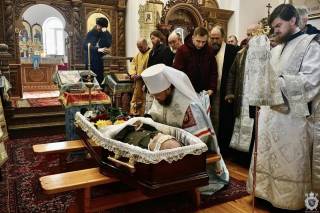 В семи епархиях священники УПЦ провели в последний путь погибших защитников Украины