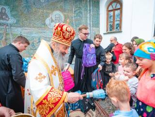 Митрополит Онуфрий о социальном служении Киевской епархии: помощь ВСУ, беженцам и нуждающимся