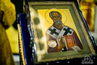 Верующие УПЦ празднуют день памяти святителя Николая Чудотворца