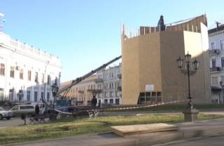 В Одессе начали сносить памятник Екатерине II