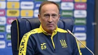 Сборная Украины по футболу осталась без главного тренера