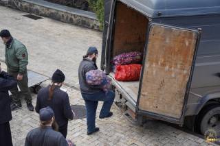Святогорская лавра УПЦ передала гуманитарную помощь жителям Торецка