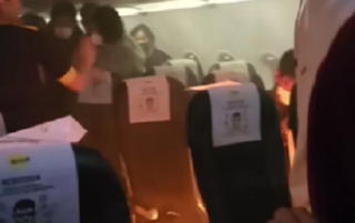 С тайванским самолетом произошло необычное огненное ЧП
