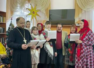 В УПЦ провели Рождественские благотворительные акции для переселенцев, нуждающихся и воинов