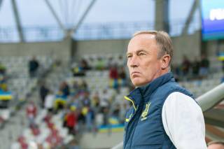 Сборная Украины по футболу официально осталась без главного тренера