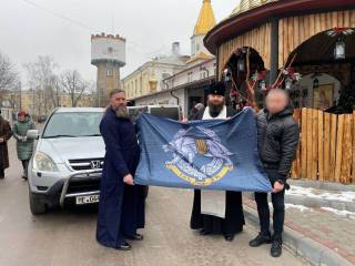 Ровенская епархия УПЦ передала автомобиль для ВСУ в Бахмут