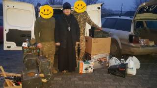 Священник Волынской епархии УПЦ доставил на передовую автомобиль и гуманитарную помощь