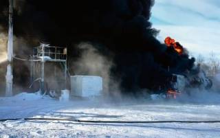 В России загорелся очередной нефтеперерабатывающий завод