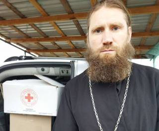 Священник Запорожской епархии УПЦ доставил гуманитарный груз в прифронтовую зону