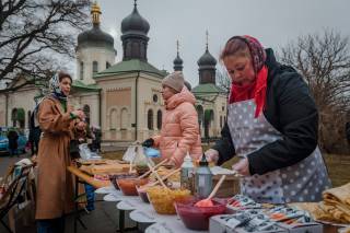 В столичном монастыре УПЦ на благотворительной ярмарке собрали более 50 тыс. грн для ВСУ