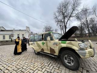 Нежинская епархия УПЦ приобрела автомобиль для ВСУ