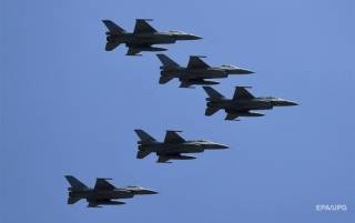Украинские летчики отправились в США покорять самолеты F-16