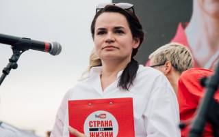 Экс-кандидату в президенты Беларуси заочно впаяли 15 лет колонии