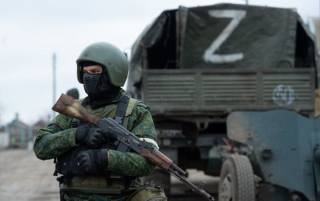 Оккупанты грузовиками свозят своих солдат на север Крыма. К чему-то готовятся