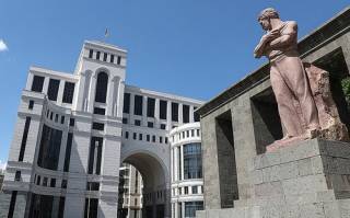Баку хочет отвлечь внимание мирового сообщества от теракта в Карабахе, - МИД Армении