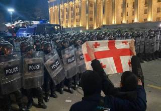 Протесты в Грузии возобновились с новой силой