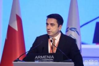 Азербайджан нарушил территориальную целостность Армении, — спикер Парламента