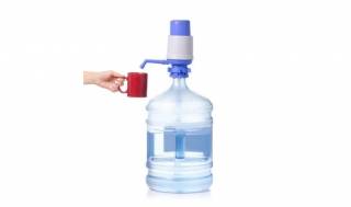 Помпа для воды на бутыль: виды, преимущества, какую выбрать