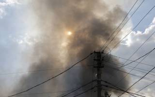 В Керчи вспыхнул мощный пожар на железорудном комбинате