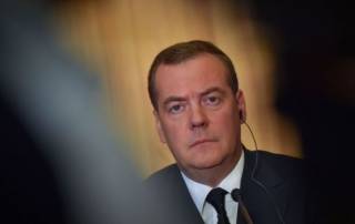 Медведев заявил, что российская армия может дойти до Львова, но просто пока не хочет