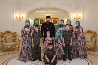 Сколько жен у Кадырова?