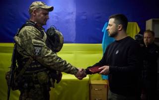 Зеленский посетил позиции украинских бойцов на Запорожье