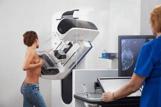 Мамографія: чому вона важлива і як проводиться?