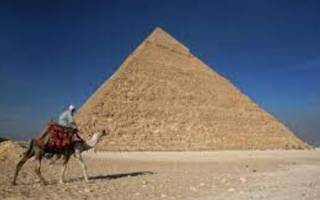 Известную египетскую пирамиду закроют для туристов