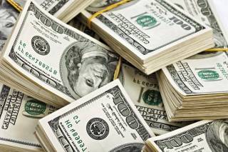НБУ существенно сократил продажу валюты в минувшем марте