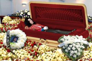Фото Майкла Джексона в гробу просочились в Сеть