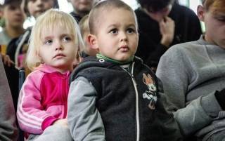 Россия планирует «эвакуировать» из Луганщины около трех тысяч детей
